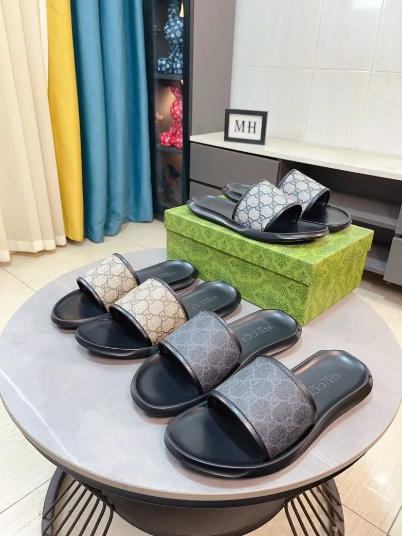 Men's shoes 💰260🌹🌹 (gucci-Gucci) New men's slippers, high-end boutique, made of cowhide, with exquisite embossed logo decoration on the upper, fine workmanship, super soft soles, casual, loose and comfortable, a must-have in summer! \nsize：38-44
